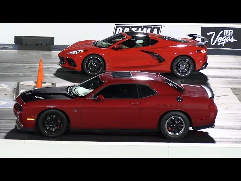 Hellcat vs C8 Corvette