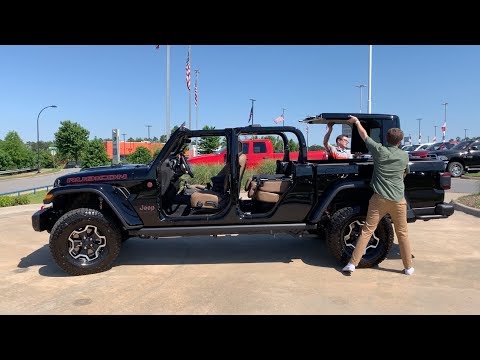 How to Take the Hard Top &amp; Doors off Your 2020 Jeep Gladiator | Steve Landers CDJ