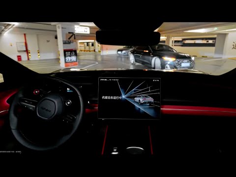 Xiaomi SU7 Self-Driving Autopilot For Parking!